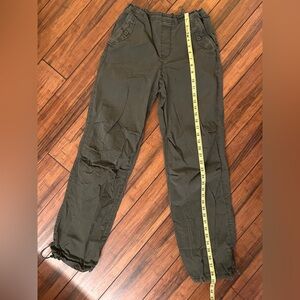 size small SO army green high rise joggers